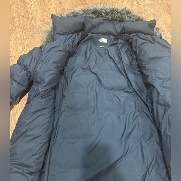 The North Face Dealio Down Parkina - Picture 3 of 13